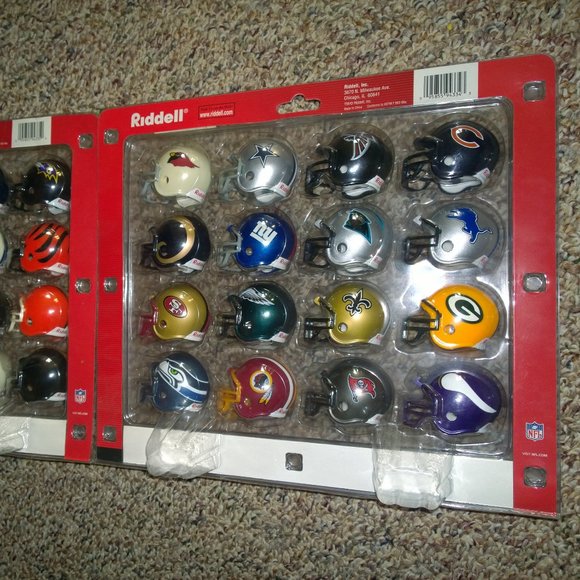 RIDDELL 32-Piece Miniature NFL Helmet Set - Picture 5 of 6